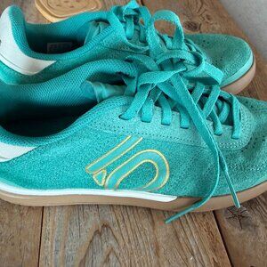 Five Ten Sleuth DLX Womens Shoe Green/White Size 6.5/7 Womens Casual MTB